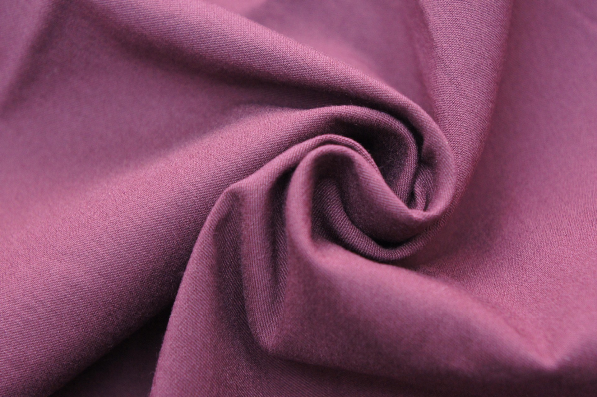 尼龍原料在服裝領域的發展簡析